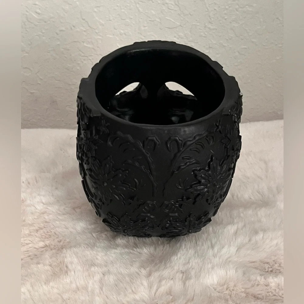 Black Skull Decorative Makeup Brush holder